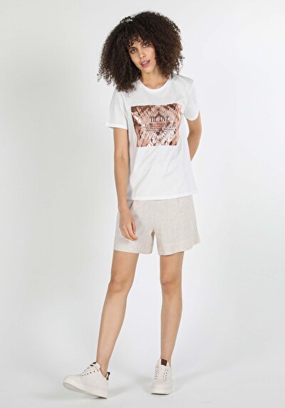 صورة من أبيض للنساء تي شيرت بأكمام قصيرة