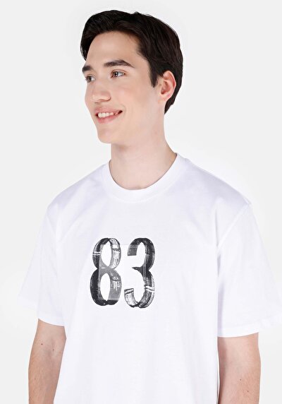 صورة من كومفورت فيت رقبة مستديرة مستقيم تي شيرت رجالي أبيض بأكمام قصيرة