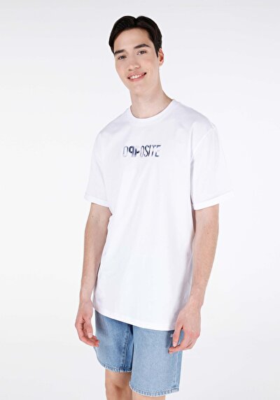 صورة من كومفورت فيت رقبة مستديرة مستقيم تي شيرت رجالي أبيض بأكمام قصيرة