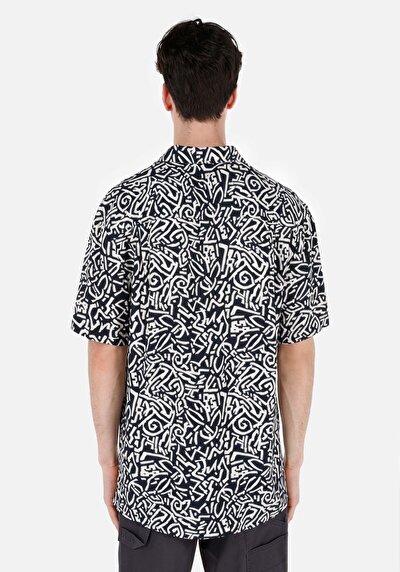 اعرض التفاصيل لـ قميص عادي رقبة مطبوع رجالي أزرق كحلي كم قصير قميص