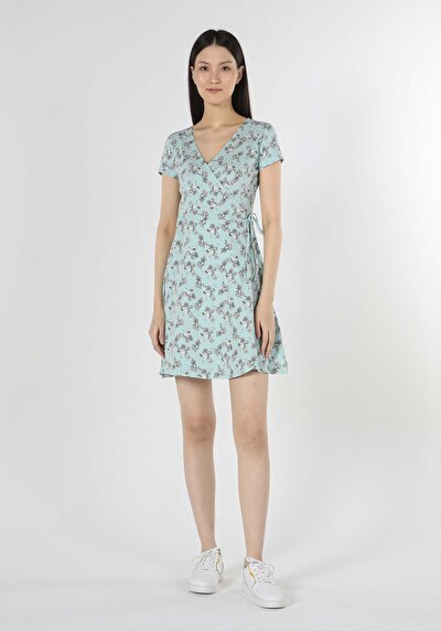 صورة من عادي فستان نسائي أخضر بأكمام قصيرة