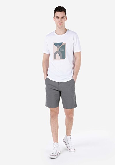 صورة من رقبة مستديرة مستقيم تي شيرت أبيض بأكمام قصيرة للرجال