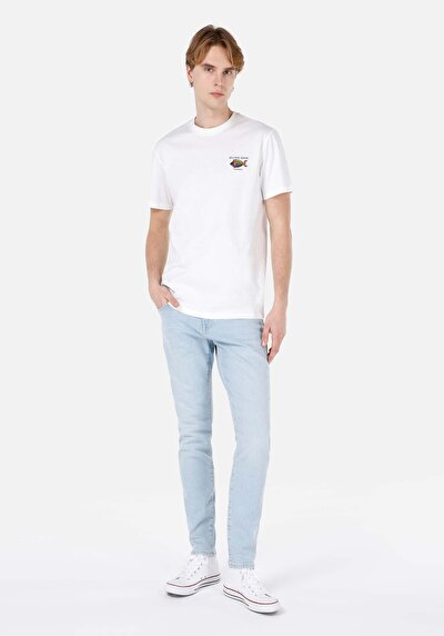 صورة من كومفورت فيت رقبة مستديرة مستقيم تي شيرت رجالي أبيض بأكمام قصيرة