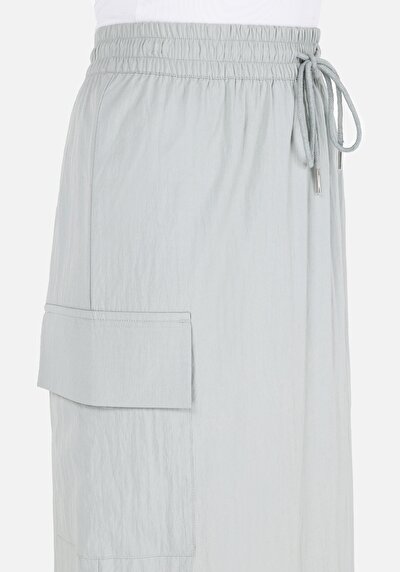 اعرض التفاصيل لـ ميدي تنورة خضراء نسائية