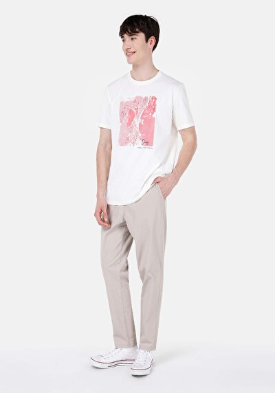 صورة من رقبة مستديرة مستقيم تي شيرت أبيض بأكمام قصيرة للرجال