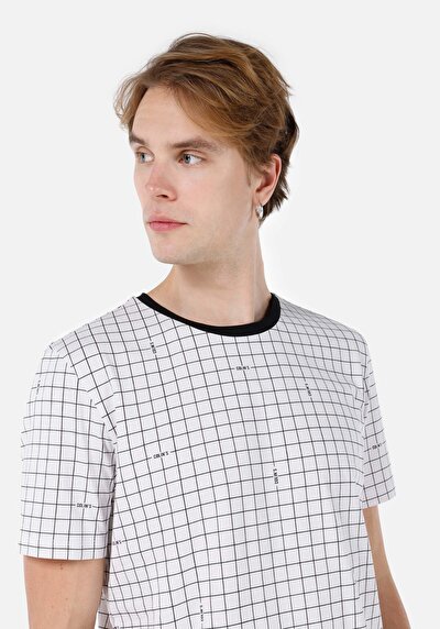 صورة من رقبة مستديرة متقلب تي شيرت رجالي أبيض بأكمام قصيرة