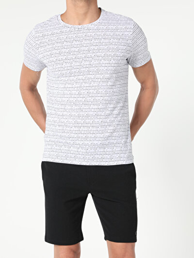 صورة من أبيض للرجال تي شيرت بأكمام قصيرة