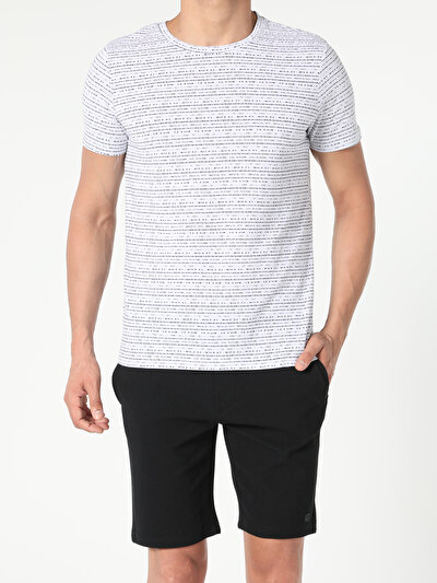 اعرض التفاصيل لـ أبيض للرجال تي شيرت بأكمام قصيرة