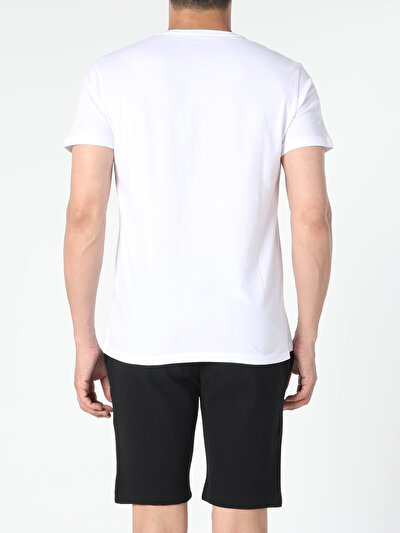 صورة من أبيض للرجال تي شيرت بأكمام قصيرة