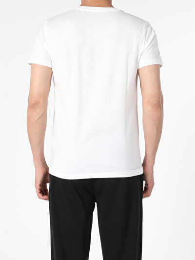 صورة من أبيض للرجال تي شيرت بأكمام قصيرة