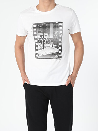 اعرض التفاصيل لـ أبيض للرجال تي شيرت بأكمام قصيرة