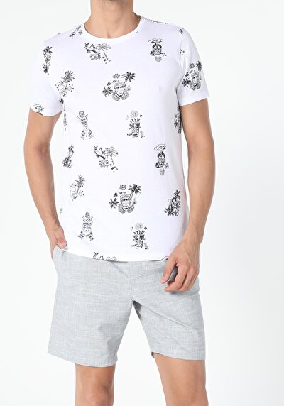 صورة من أبيض للرجال تي شيرت بأكمام قصيرة