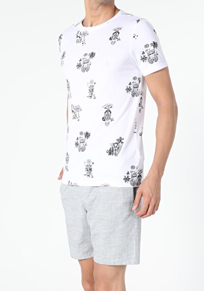 صورة من أبيض للرجال تي شيرت بأكمام قصيرة