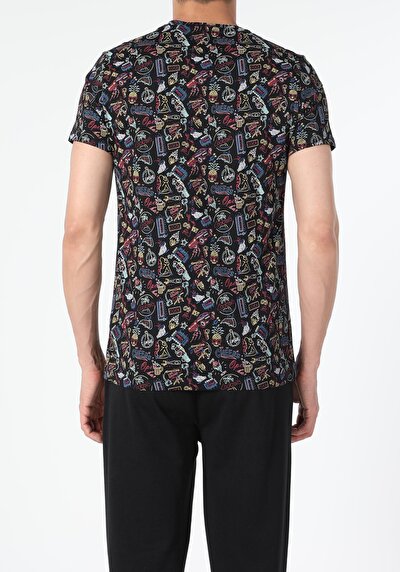 صورة من أسود للرجال تي شيرت بأكمام قصيرة