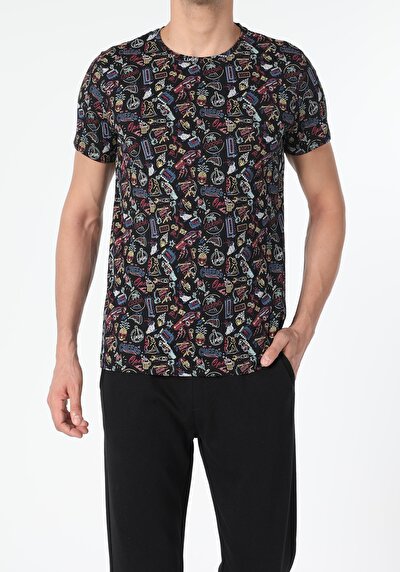 صورة من أسود للرجال تي شيرت بأكمام قصيرة