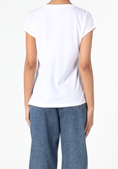 صورة من أبيض للنساء تي شيرت بأكمام قصيرة