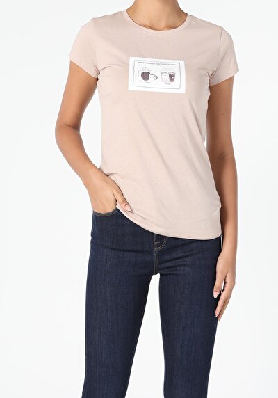 صورة من بيج للنساء تي شيرت بأكمام قصيرة