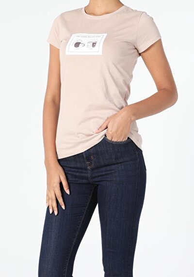 صورة من بيج للنساء تي شيرت بأكمام قصيرة