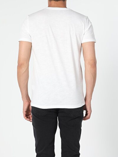 صورة من أبيض للرجال تي شيرت بأكمام قصيرة