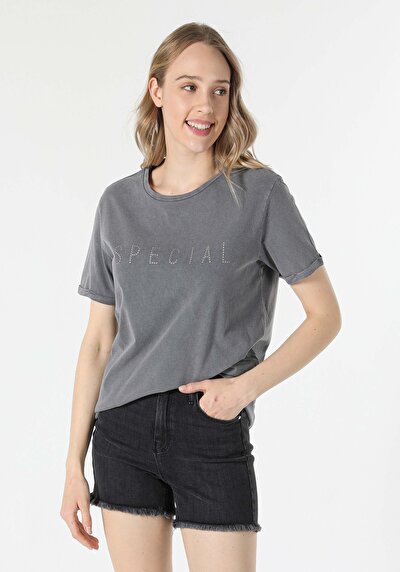 صورة من أنتراسيت للنساء تي شيرت بأكمام قصيرة