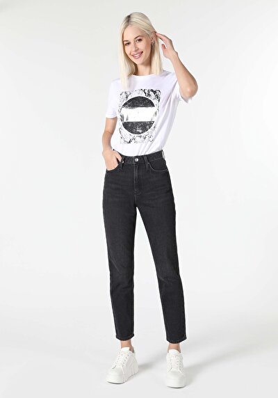 اعرض التفاصيل لـ أبيض للنساء تي شيرت بأكمام قصيرة