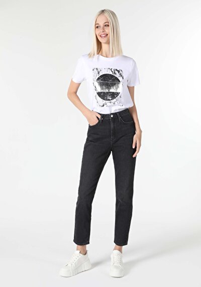 اعرض التفاصيل لـ أبيض للنساء تي شيرت بأكمام قصيرة