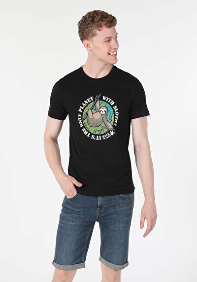 صورة من أسود للرجال تي شيرت بأكمام قصيرة