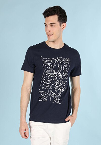 صورة من أزرق بحري للرجال تي شيرت بأكمام قصيرة