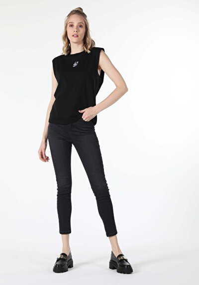 صورة من أسود للنساء رياضي