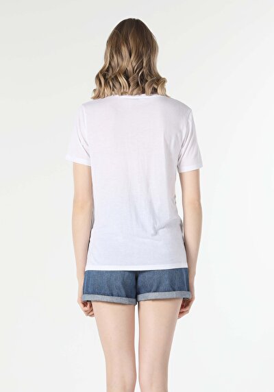 اعرض التفاصيل لـ أبيض للنساء تي شيرت بأكمام قصيرة