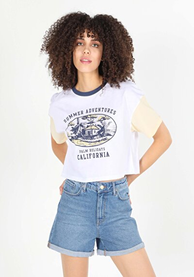 اعرض التفاصيل لـ أبيض للنساء تي شيرت بأكمام قصيرة