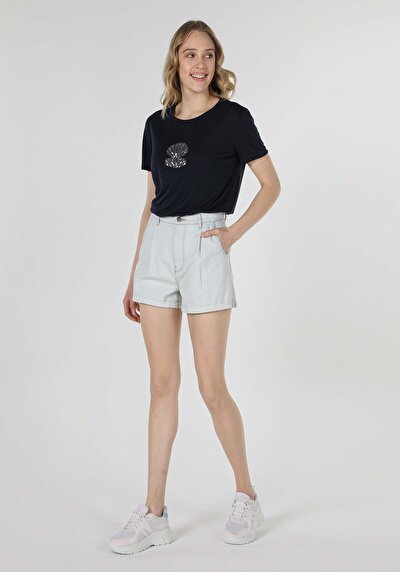 صورة من أزرق بحري للنساء تي شيرت بأكمام قصيرة