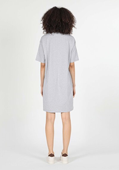 صورة من كومفورت فيت مطبوعة نسائية رمادي قصيرة الأكمام فستان