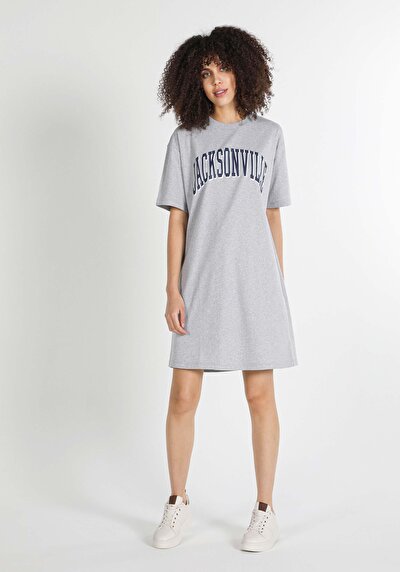 صورة من كومفورت فيت مطبوعة نسائية رمادي قصيرة الأكمام فستان