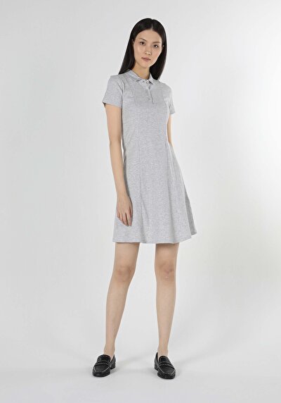 صورة من رمادي للنساء فستان