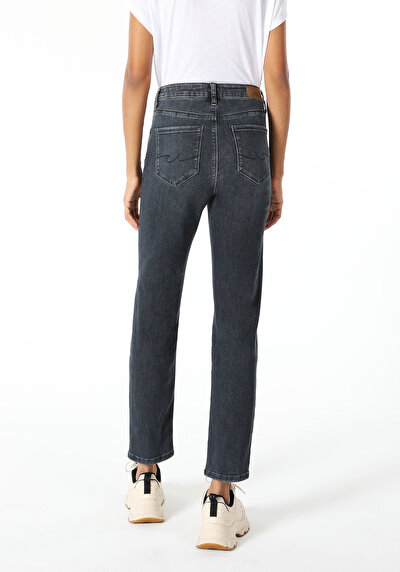 اعرض التفاصيل لـ دينيم للنساء بناطيل