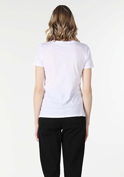 صورة من رقبة مستديرة مطبوعة نسائية أبيض قصيرة أكمام تي شيرت