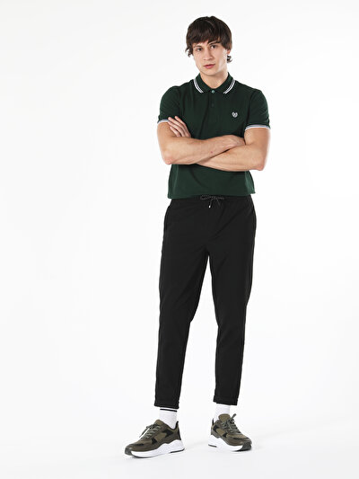 صورة من أسود للرجال بناطيل