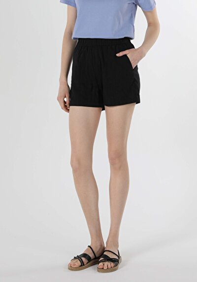 صورة من أسود للنساء شورت