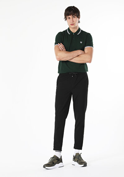 صورة من أسود للرجال بناطيل