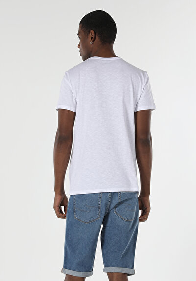 اعرض التفاصيل لـ أبيض للرجال تي شيرت بأكمام قصيرة