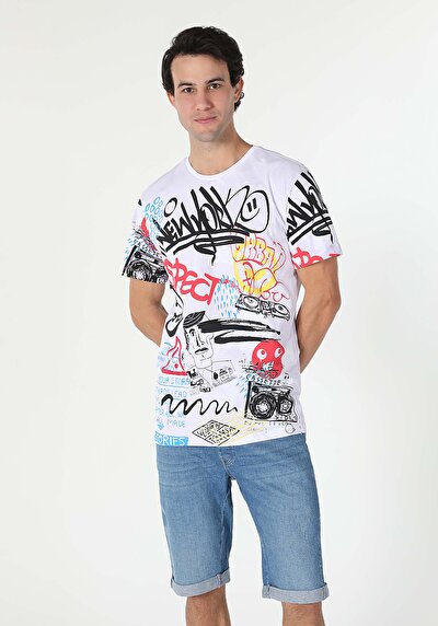 صورة من متعدد الألوان للرجال تي شيرت بأكمام قصيرة