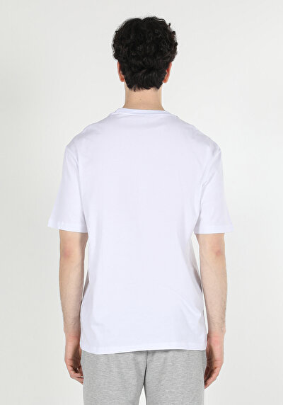 اعرض التفاصيل لـ أبيض للرجال تي شيرت بأكمام قصيرة