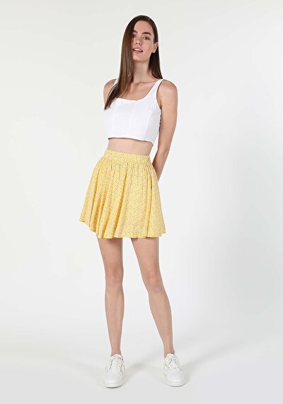 صورة من أصفر للنساء تنورة