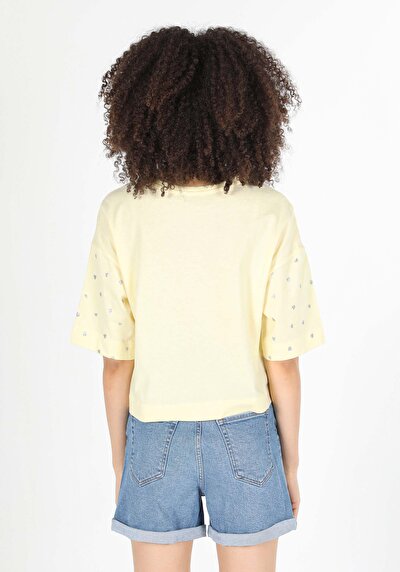 اعرض التفاصيل لـ أصفر للنساء تي شيرت بأكمام قصيرة