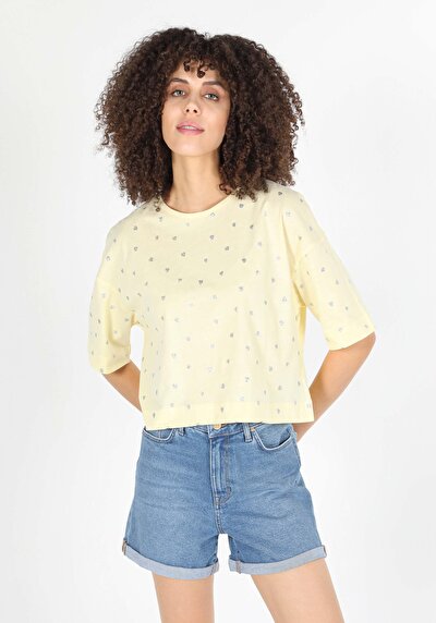 اعرض التفاصيل لـ أصفر للنساء تي شيرت بأكمام قصيرة