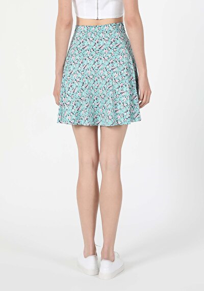 صورة من أخضر للنساء تنورة