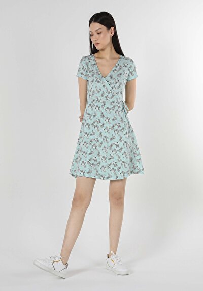 صورة من عادي فستان نسائي أخضر بأكمام قصيرة