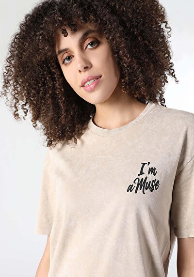 اعرض التفاصيل لـ   فستان نسائي بيج بأكمام قصيرة مطبوعة