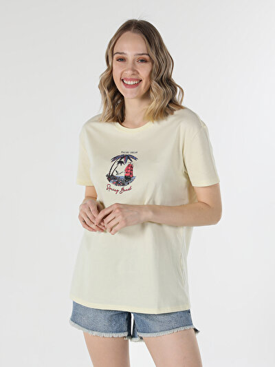 اعرض التفاصيل لـ أصفر للنساء تي شيرت بأكمام قصيرة